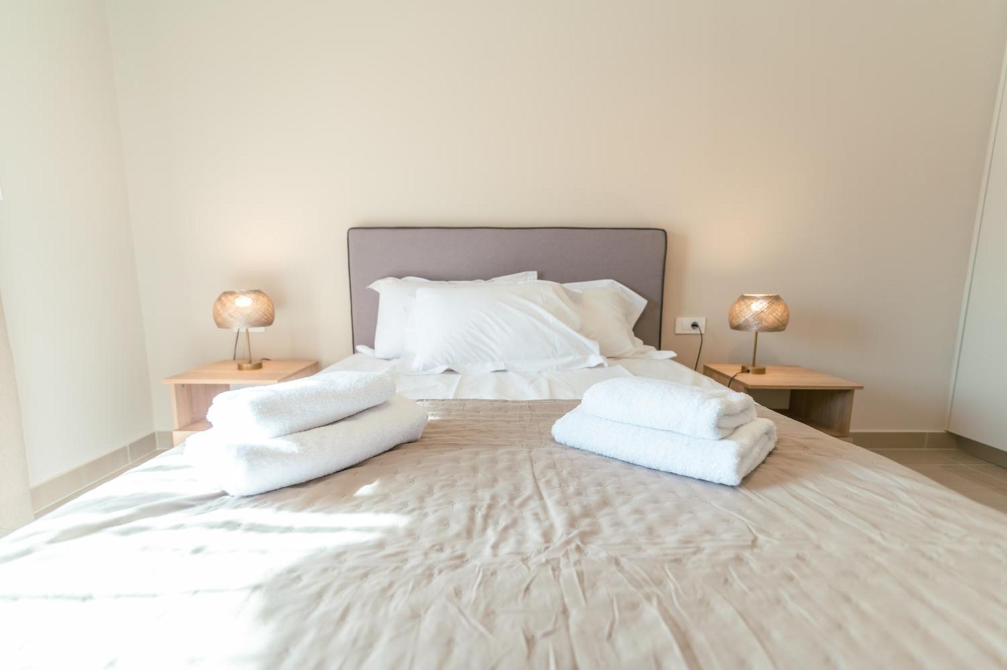 Brand New Elegant Suite Platanion Luaran gambar