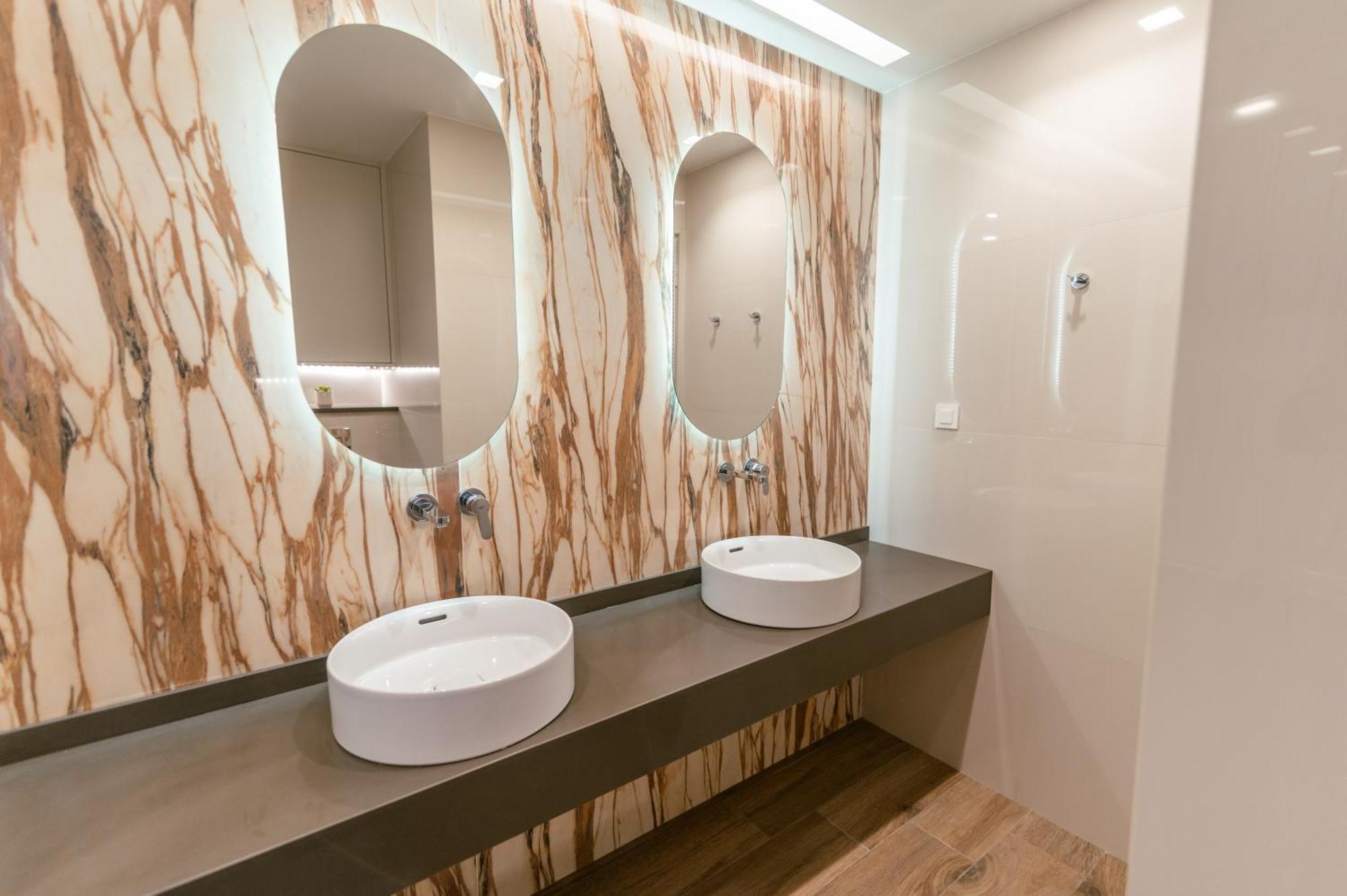 Brand New Elegant Suite Platanion Luaran gambar